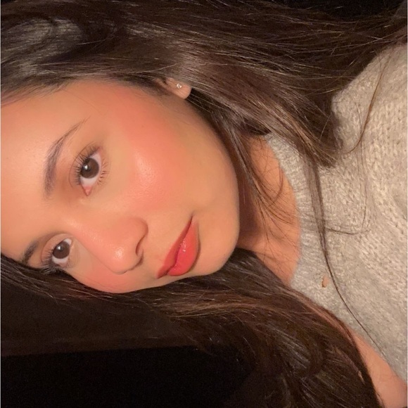 Meet your Posher, Maria - Picture 1 of 1